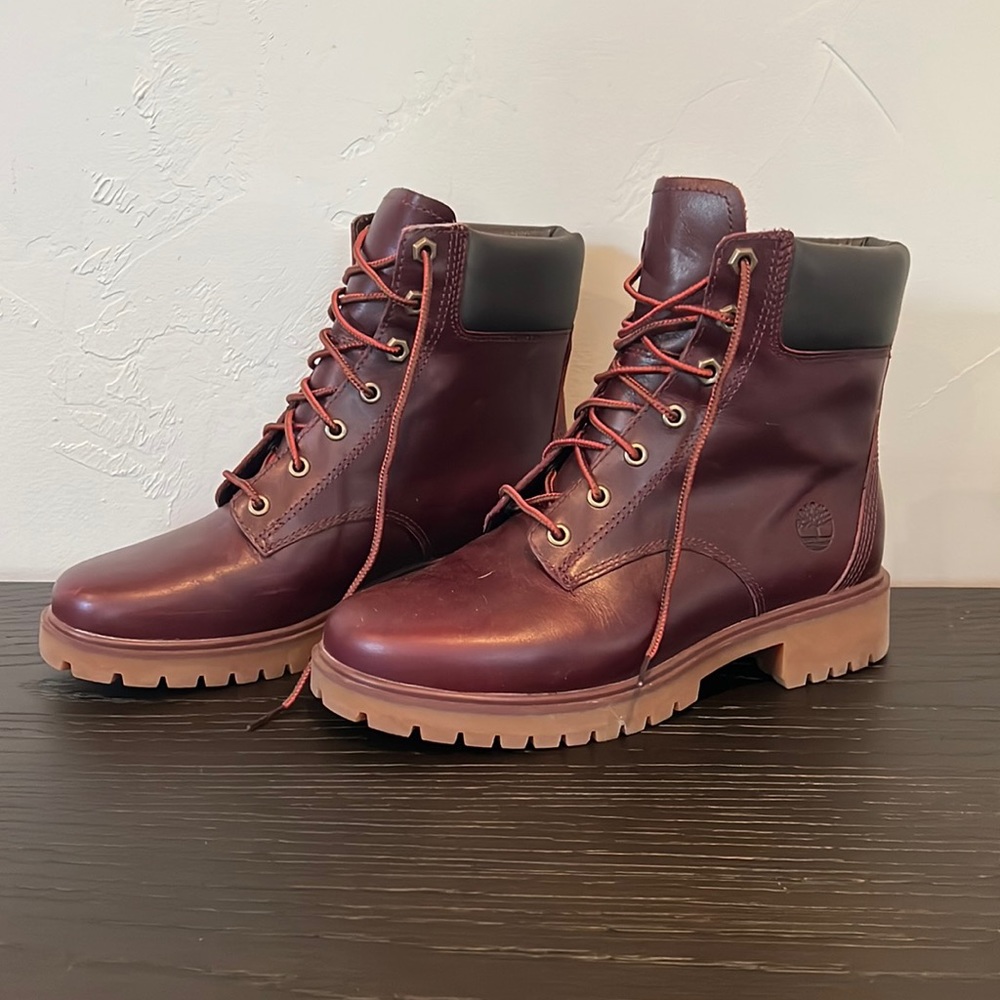 Like-new Timberland Women’s leather boots